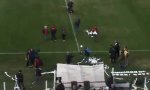 Klopapierrolle vs Drohne im Stadion