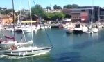 Funny Video - Schnell unter der Hebebrücke durch