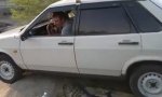 Funny Video - Mit dem Lada am Abgrund