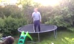 Redneck aufm Trampolin