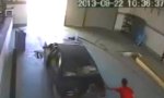 Movie : Auto aus der Werkstatt schieben