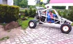 Lustiges Video : Busch mit dem Buggy rausziehen