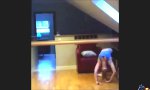 Funny Video : Yoga im Dachgeschoss