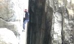 Lustiges Video : Missgeschick an der Steilwand