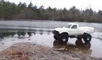 Lustiges Video : Monster-Truck unter dem Eis