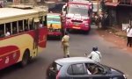 Verkehrspolizist in Indien