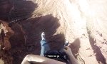 Funny Video : Glück im Unglück beim Base Jump