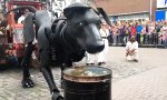 Movie : Gigantische Hunde-Marionette