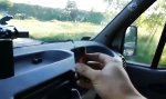 Funny Video : Polenböller während der Fahrt zünden
