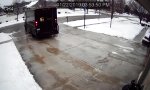 UPS-Fahrer auf Glatteis