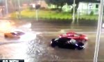 Lustiges Video : Mit dem Lambo durch die Fluten