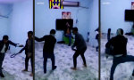Lustiges Video - Sich mit vebundenen Augen kloppen