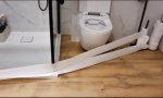Funny Video - Im sanitären Orbit gefangen