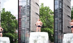Funny Video : Ein Display von Männlichkeit