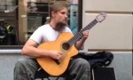 Mariusz Goli an der Gitarre