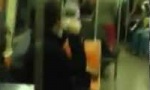 Lustiges Video : Saxofon-Battle in der U-Bahn
