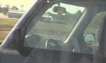 Lustiges Video - Multitasking beim Autofahren