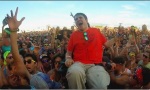 Movie : Rollstuhl-Crowdsurfing mit Happy Ending